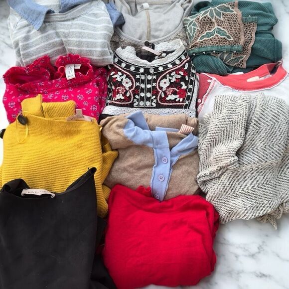 FREE PEOPLE JOIE PHILOSOPHY RESELLER BOX 11 Piece Tops Sweater Non Mystery Box E - Picture 1 of 4